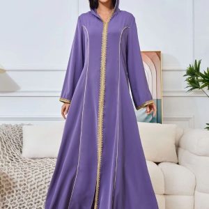 Vêtement traditionnel féminin couleur lavande