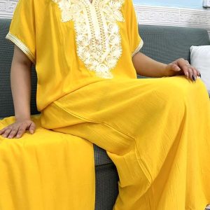 Djellaba jaune en coton pour femme élégante et confortable