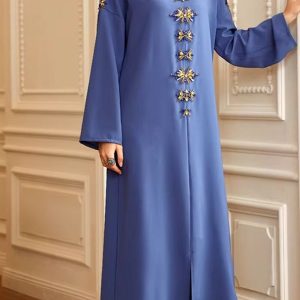 Vêtement marocain en bleu ciel, parfait pour toutes les occasions