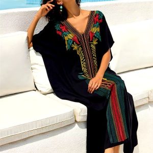 Djellaba traditionnelle avec col en V, style marocain