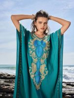 Djellaba traditionnelle au design inspiré des astres