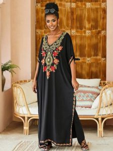 Djellaba Layali Zahra aux couleurs douces et modernes
