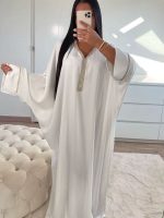 Djellaba Na’imah avec motifs marocains authentiques