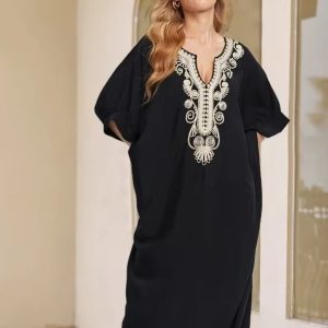 Vêtement traditionnel marocain en couleur noire