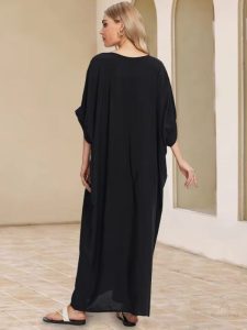 Mode marocaine : djellaba noire pour une allure chic et décontractée