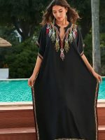 Vêtement marocain Noura, djellaba noire chic