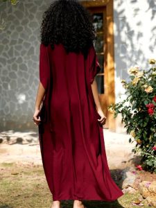 Mode marocaine, djellaba rouge Amina, chic et authentique