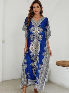 Djellaba traditionnelle marocaine avec motifs raffinés
