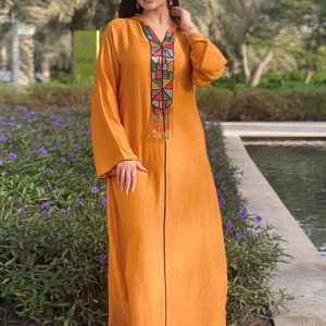 Djellaba marocaine Soleil Saharien, style traditionnel et élégant