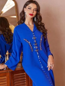 Djellaba en bleu saphir, style marocain authentique