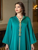 Djellaba traditionnelle, style émeraude raffiné