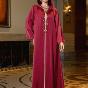 Djellaba rouge grenat avec motifs raffinés