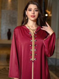 Style élégant de la djellaba marocaine