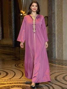 Djellaba marocaine en couleur rose sable