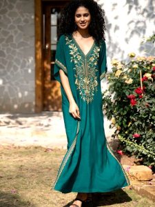 Djellaba Amina, vêtement marocain au style moderne