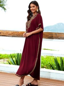 Djellaba violette en tissu léger, style marocain traditionnel