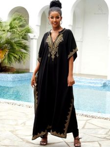 Vêtement marocain féminin en coloris noir sobre