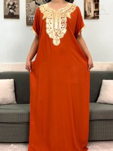 Vêtement traditionnel féminin en coton orange