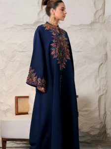 Style raffiné avec cette djellaba pour femme en bleu