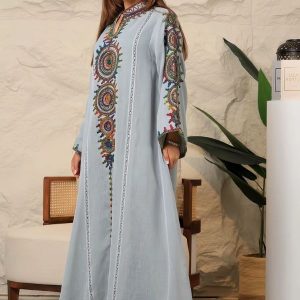 Djellaba brodée bleue pour femme à col rond
