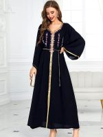 Djellaba noire élégante pour femme, style traditionnel marocain