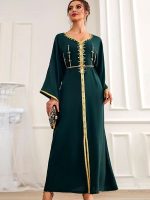 Vêtement traditionnel marocain pour femme en vert élégant