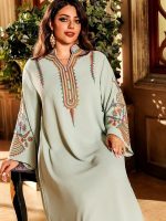 Robuste djellaba bleue pour un style traditionnel féminin