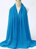 Hijab en bleu lac