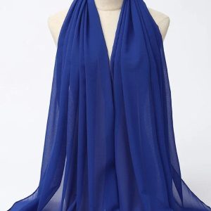 Hijab bleu royal élégant et polyvalent pour toutes les occasions.
