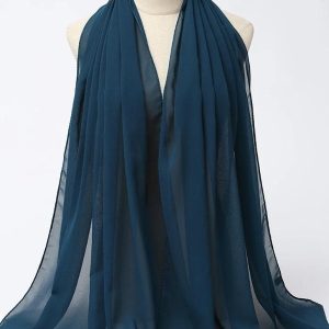 Hijab bleu saphir élégant et chic pour un look moderne