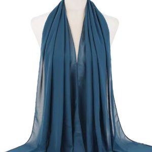 Hijab en mousseline bleu lagon léger et élégant