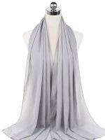 Hijab en mousseline gris perle élégant et léger