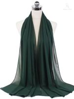 Hijab en mousseline vert sapin profond