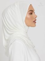 Style moderne avec hijab blanc