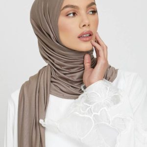 Hijab café en jersey doux et confortable