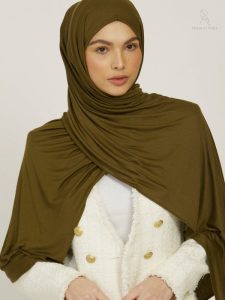 Hijab Jersey, couleur olive tendance pour toutes occasions