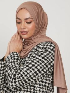 Hijab taupe en jersey de haute qualité