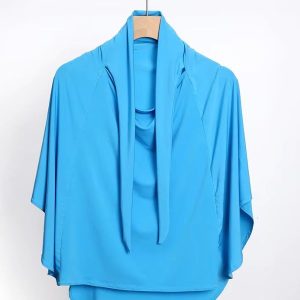 Hijab long bleu ciel pour un style élégant et moderne