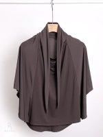 Hijab long gris foncé élégant et polyvalent
