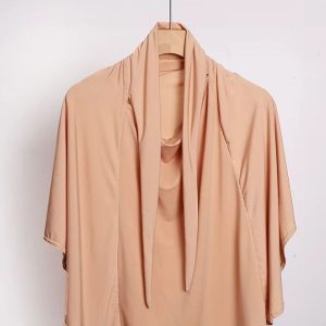 Hijab long kaki en tissu léger et fluide pour un style élégant