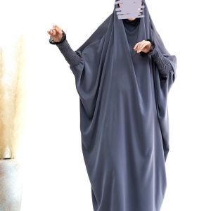 Jilbab 1 pièce en gris foncé, élégant et sobre