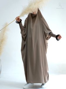 Jilbab unisexe khaki, idéal pour un style décontracté