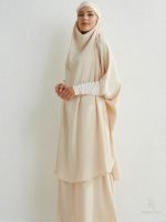 Jilbab beige élégant pour une tenue moderne et stylée