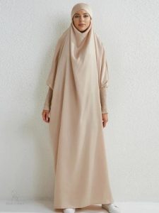 Jilbab beige classique, simple et intemporel