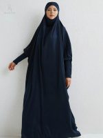 Jilbab bleu élégant pour un style moderne et sobre