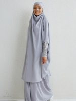Jilbab bleu clair, idéal pour des occasions décontractées