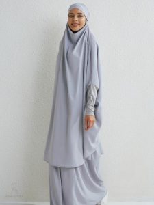 Jilbab bleu clair, idéal pour des occasions décontractées