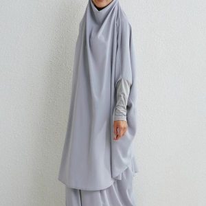 Jilbab bleu clair, idéal pour des occasions décontractées