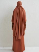 Jilbab tendance en caramel, adapté à la mode actuelle