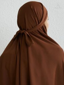 Jilbab marron en tissu léger, idéal pour toutes occasions